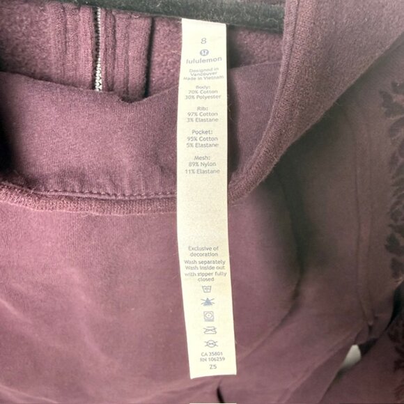 Lululemon Floral Flock Pullover Size 8 Black Cherry Purple Felt Flower Pouch - Picture 2 of 9